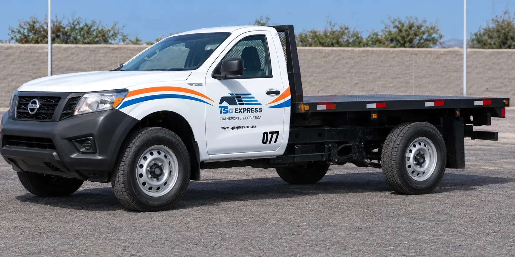 Unidad Nissan plataforma de TSG Express Lines