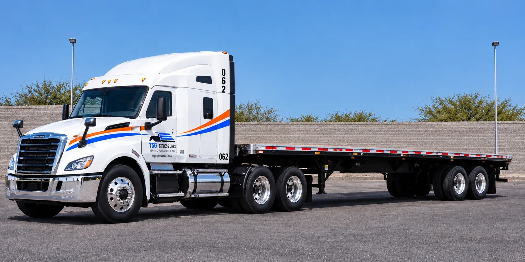 Unidad Tracto con plataforma 40' de TSG Express Lines